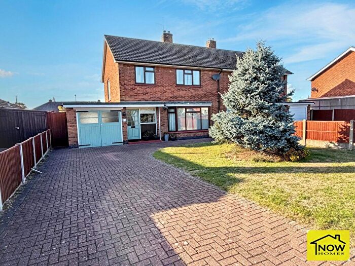 3 Bedroom Semi-Detached House For Sale In Hawton Road, Newark, Nottinghamshire., NG24