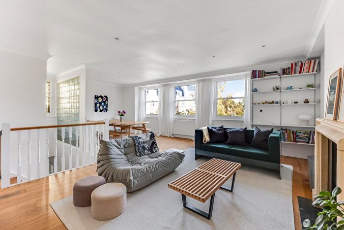 3 Bedroom Flat For Sale In Randolph Crescent, Maida Vale, W9