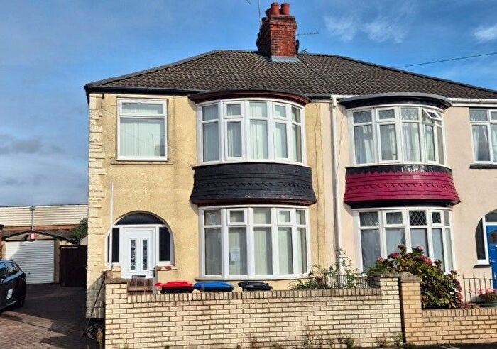 3 Bedroom Semi-Detached House For Sale In Hutton Road, Middlesbrough, TS4