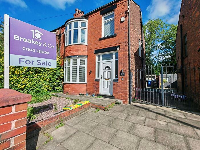 3 Bedroom Semi-Detached House For Sale In Netherby Road, Wigan, WN6