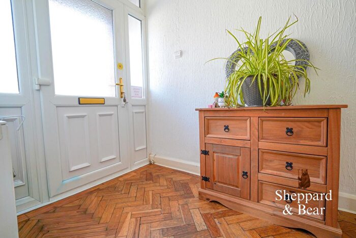 3 Bedroom Semi-Detached Bungalow For Sale In Ball Road, Llanrumney, Cardiff, CF3