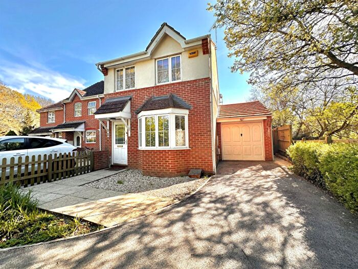 3 Bedroom End Of Terrace House For Sale In Tristram Close, Chandler's Ford, Eastleigh, SO53