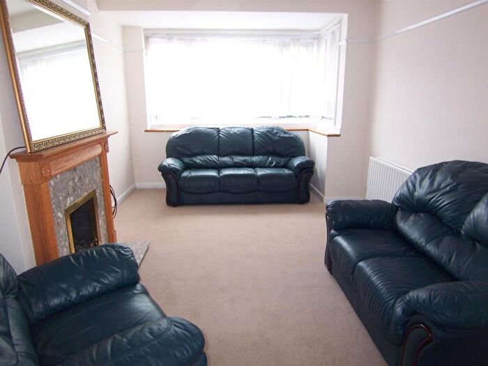 3 Bedroom House To Rent In Barnsbury Close, New Malden, KT3