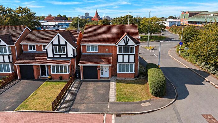 4 Bedroom Detached House For Sale In Farriers Close, Marshgate, Swindon, Wiltshire, SN1