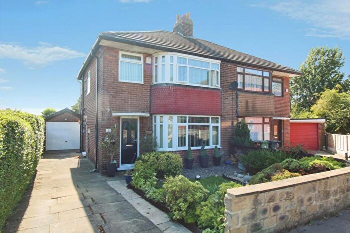 3 Bedroom Semi-Detached House For Sale In Chatsworth Drive, Pudsey, LS28