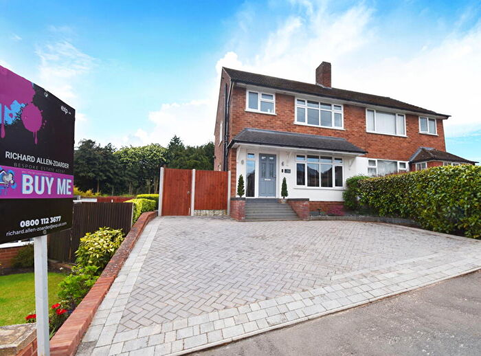 3 Bedroom Semi-Detached House For Sale In Kingsley Road, Kingswinford, DY6
