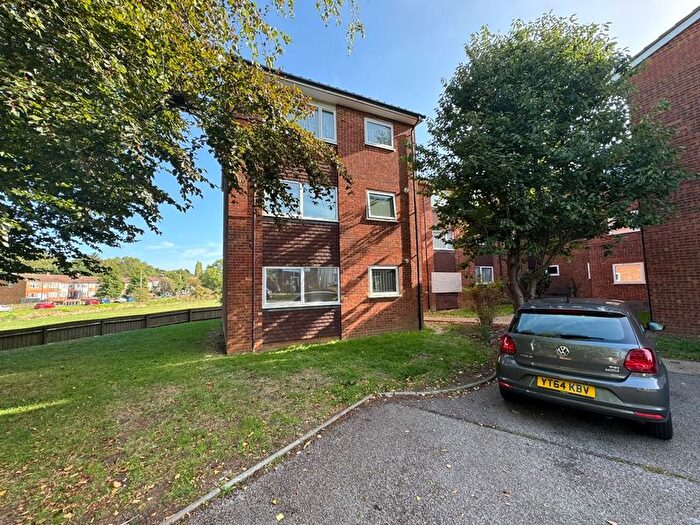 2 Bedroom Flat For Sale In Marsh Road, Luton, LU3