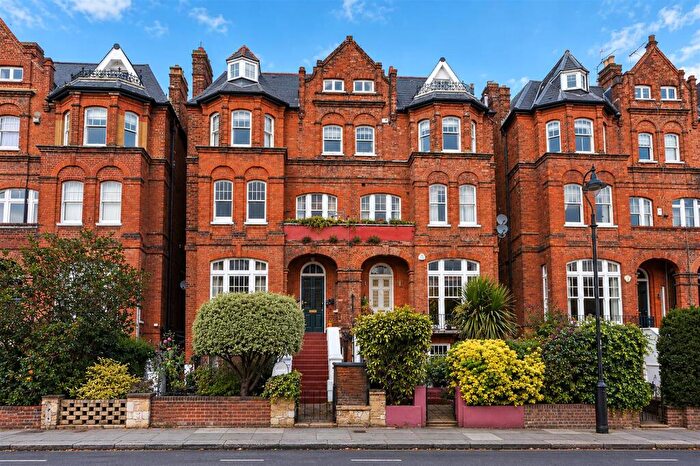 2 Bedroom Apartment For Sale In Belsize Lane, Belsize Park, NW3