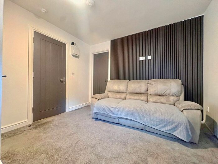 1 Bedroom Flat To Rent In Commercial Road, Swindon, SN1