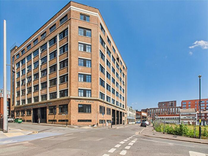 3 Bedroom Apartment For Sale In Gooch Street North, City Centre, Birmingham, B5