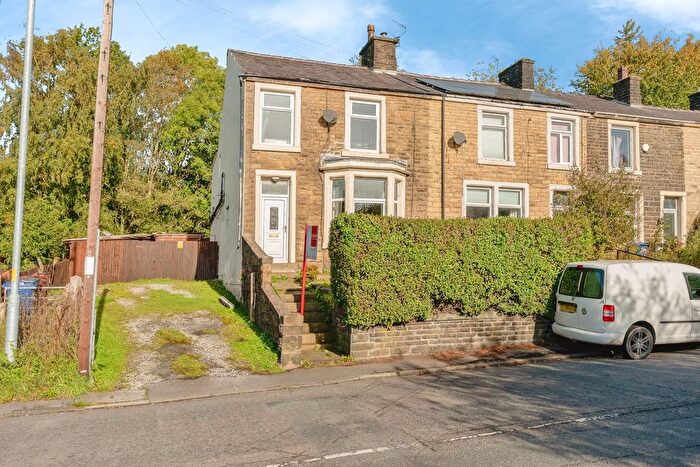 3 Bedroom End Of Terrace House For Sale In Blackburn Road, Simonstone, Burnley, Lancashire, BB12