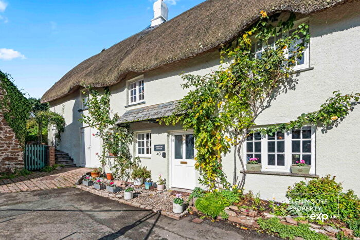 3 Bedroom Cottage For Sale In The Square, Holbeton, Devon, PL8