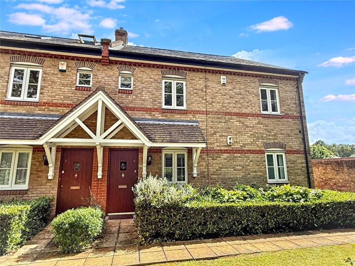 2 Bedroom Maisonette To Rent In Sovereign Mews, Bournwell Close, Cockfosters, Herts, EN4