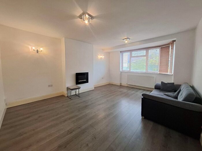 2 Bedroom Flat To Rent In Gloucester Court, Headstone Drive, Harrow, HA1