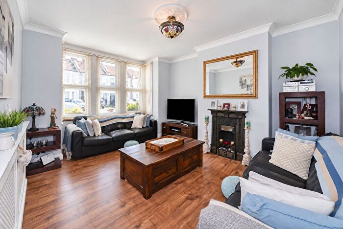 3 Bedroom Terraced House For Sale In Bellevue Road, Southend-On-Sea, SS2