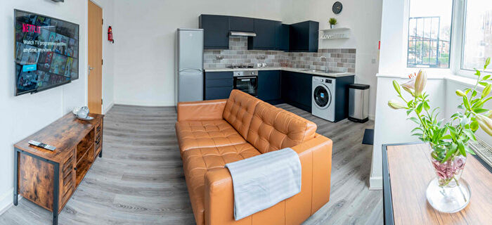 2 Bedroom House To Rent In Beechwood Crescent, Leeds, LS4