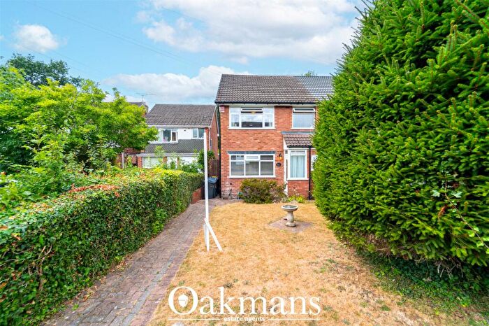 3 Bedroom End Of Terrace House For Sale In Larchmere Drive, Birmingham, B28