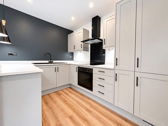 2 Bedroom Flat To Rent In Ferncliffe Road, Bingley, BD16