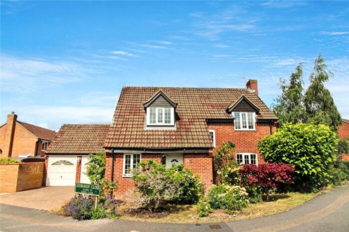 4 Bedroom Detached House For Sale In Jedburgh Close, Thatcham, Berkshire, RG19