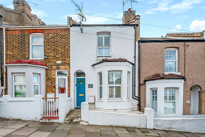 2 Bedroom Terraced House For Sale In Goldsmid Street, Plumstead, SE18