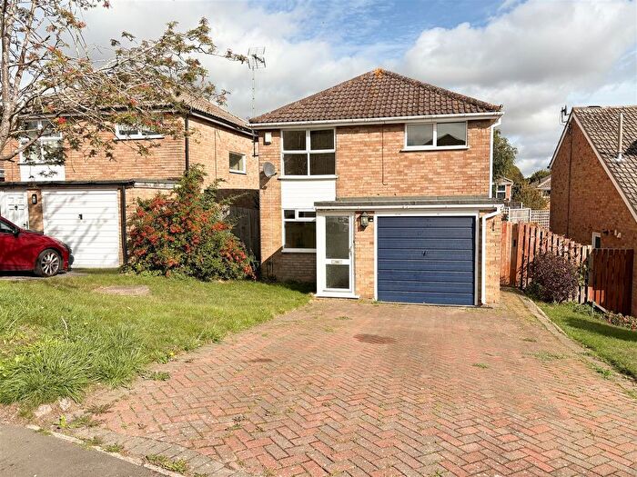 3 Bedroom Property To Rent In Bideford Green, Linslade, LU7