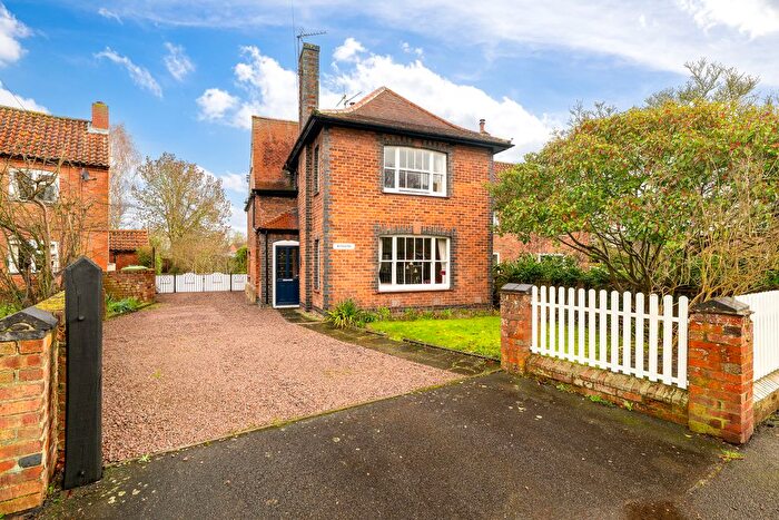 3 Bedroom Cottage For Sale In Low Street, Elston, NG23