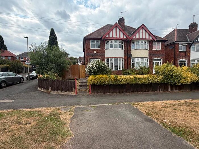 3 Bedroom House To Rent In Wyngate Drive, LE3