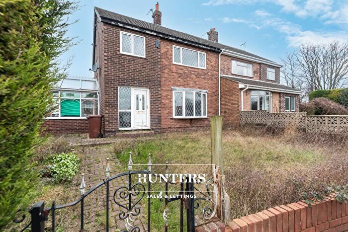 3 Bedroom Semi-Detached House For Sale In Davis Avenue, Castleford, WF10