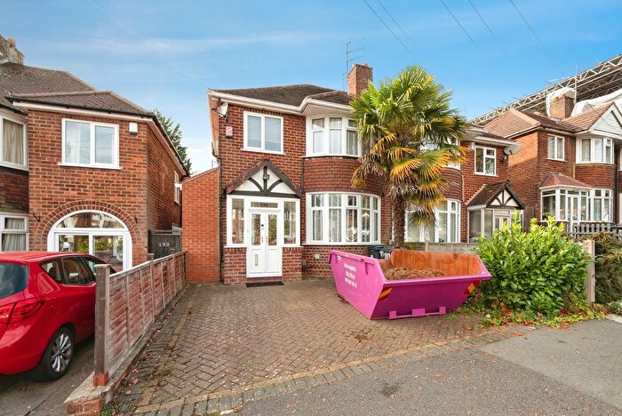 3 Bedroom Semi-Detached House For Sale In White Road, Quinton, Birmingham, West Midlands, B32