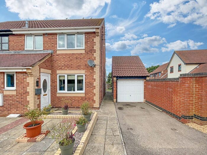 3 Bedroom Semi-Detached House For Sale In Woodhouse Close, Sheringham, NR26