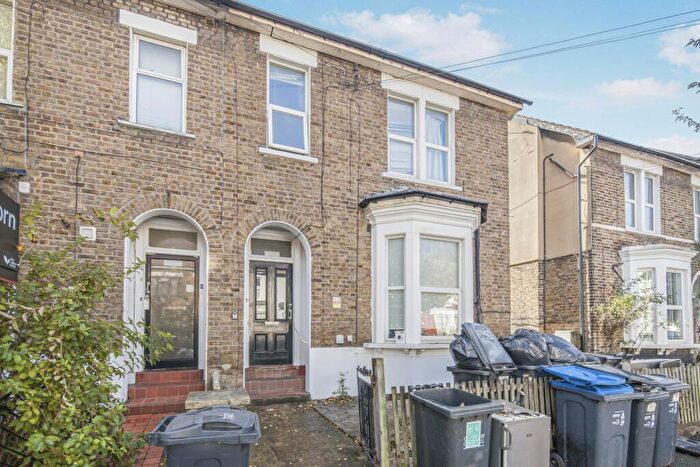 Studio To Rent In Clarence Road Croydon, CR0