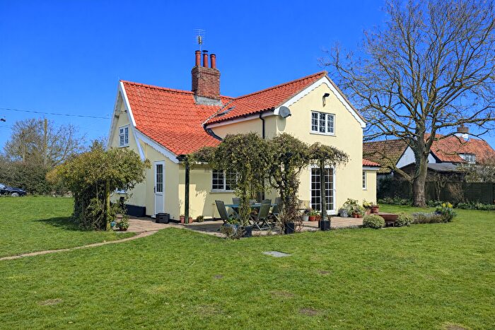 3 Bedroom Detached House For Sale In Debenham Outskirts, IP14