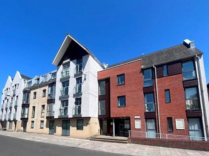 2 Bedroom Apartment To Rent In Castle Way, Central, SO14
