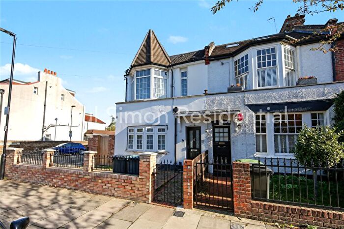 3 Bedroom End Of Terrace House For Sale In Woodlands Park Road, Harringay, London, N15