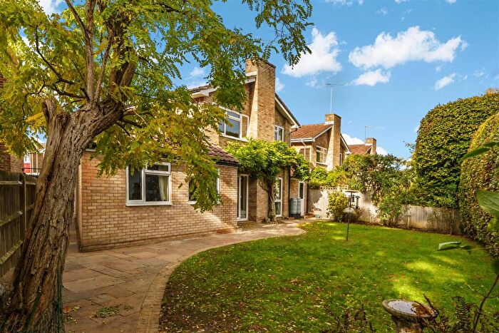 4 Bedroom Detached House For Sale In North Acre, Banstead, SM7