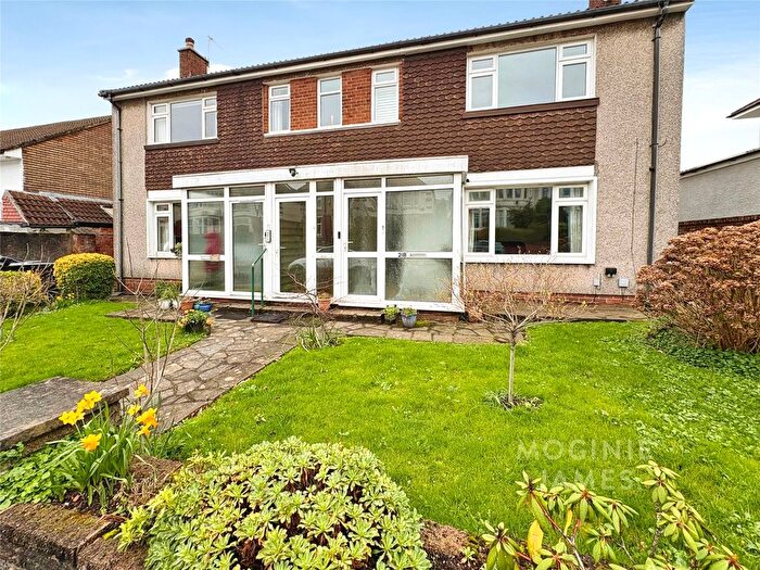 2 Bedroom Maisonette For Sale In Cyncoed Road, Cyncoed, Cardiff, CF23