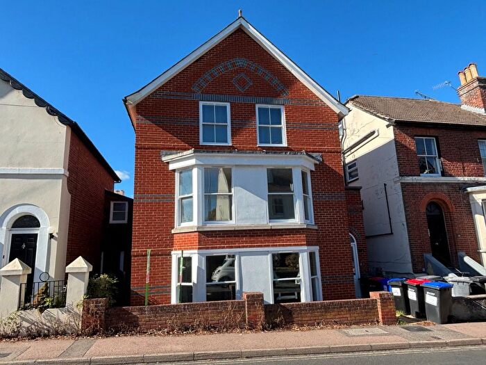 3 Bedroom Flat To Rent In Nunnery Fields, Canterbury, Kent, CT1