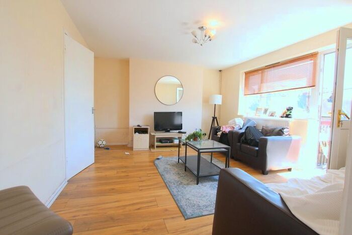 4 Bedroom Flat To Rent In Twickenham Road, Isleworth, TW7