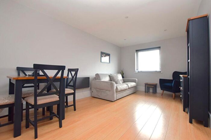 1 Bedroom Maisonette To Rent In The Pantiles, Billericay, CM12