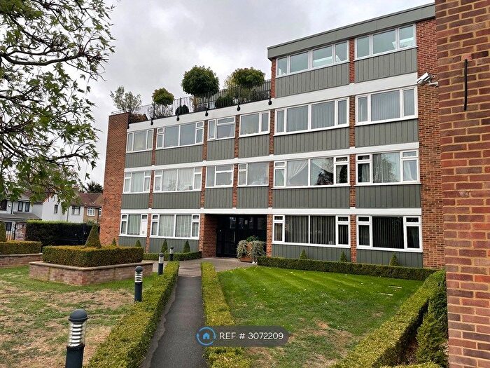 1 Bedroom Flat To Rent In Ashurst Drive, Ilford, IG6