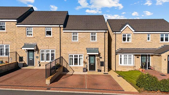 3 Bedroom End Of Terrace House For Sale In Forest Court, Birchencliffe, HD2