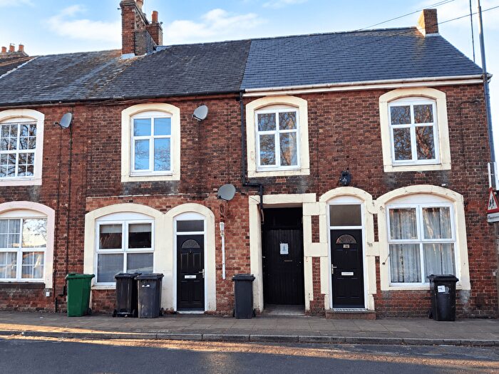 2 Bedroom Flat To Rent In Market Street, Swadlincote, DE11
