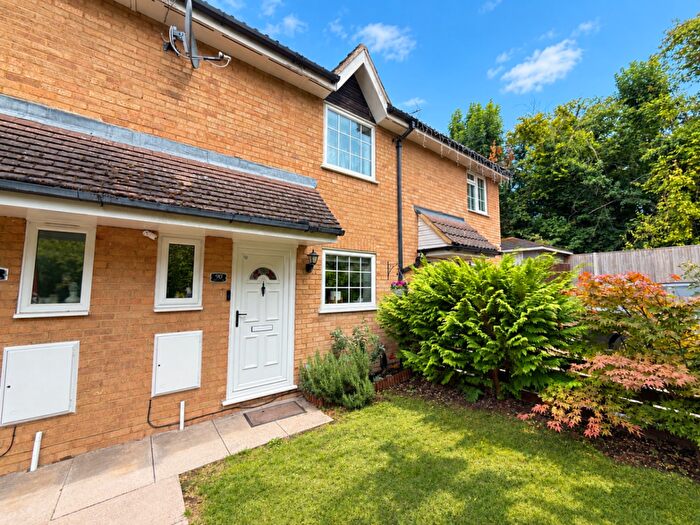 2 Bedroom Terraced House For Sale In Cemetery Road, Houghton Regis, LU5
