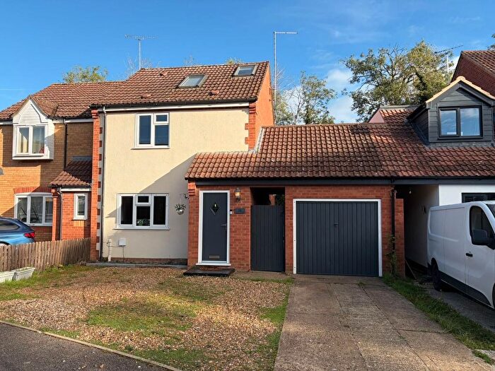 3 Bedroom Property For Sale In Cherry Tree Close, Mundford, IP26