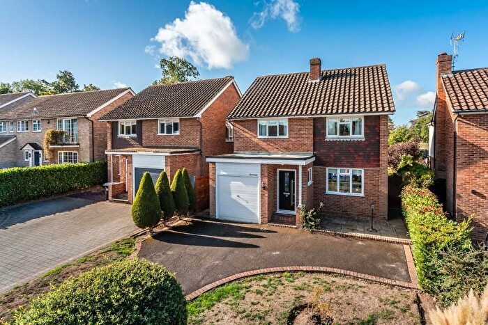 3 Bedroom Detached House For Sale In The Spinney, Great Bookham, KT23