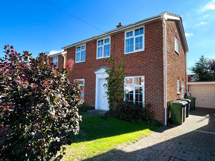 4 Bedroom Detached House For Sale In Lantree Crescent, Trumpington, Cambridge, CB2