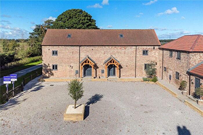 4 Bedroom Barn Conversion For Sale In Camela Lane, Camblesforth, Selby, YO8