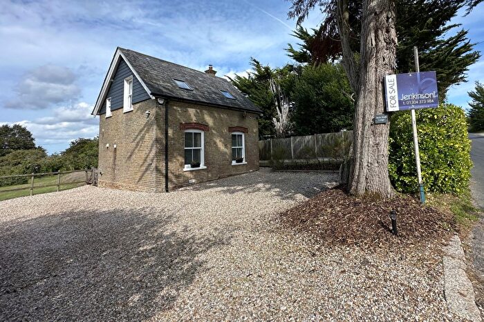 3 Bedroom Detached House For Sale In Downs Road, East Studdal, CT15
