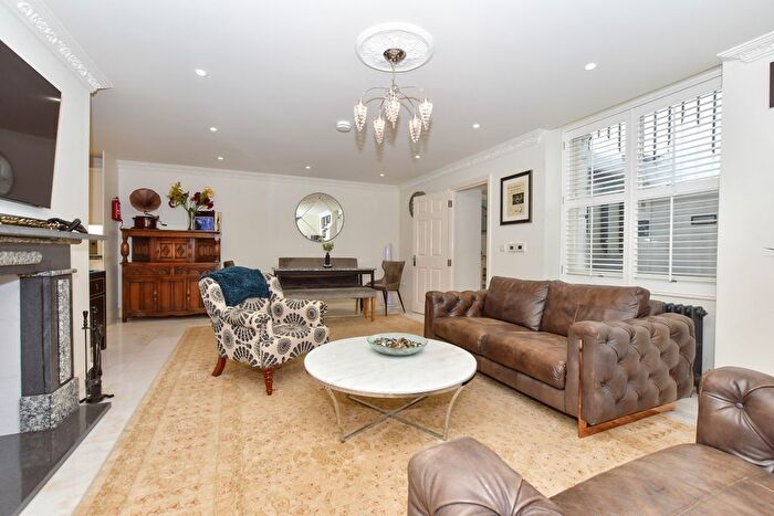 2 Bedroom Flat To Rent In Nelson Crescent, Ramsgate, CT11