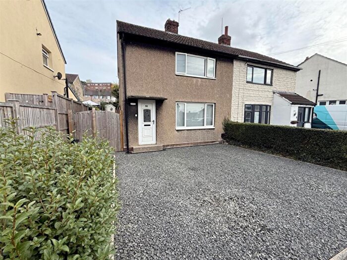 2 Bedroom Semi-Detached House For Sale In The Drive, Kippax, Leeds, LS25